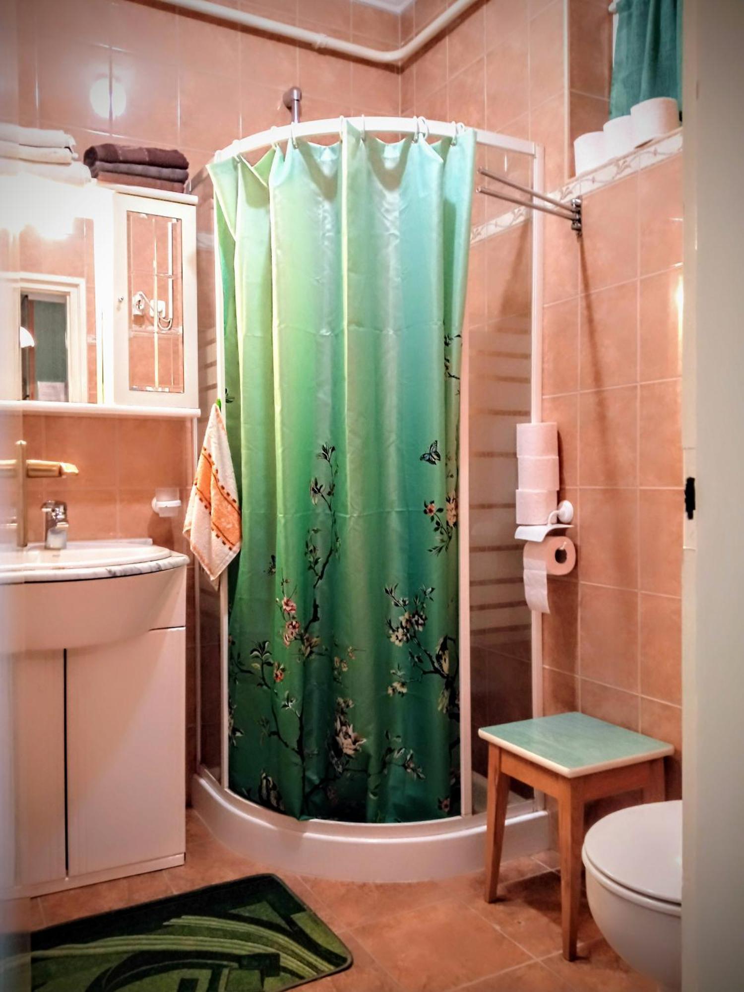 Fuesti Fecske Apartman ハイデゥソボスロー エクステリア 写真