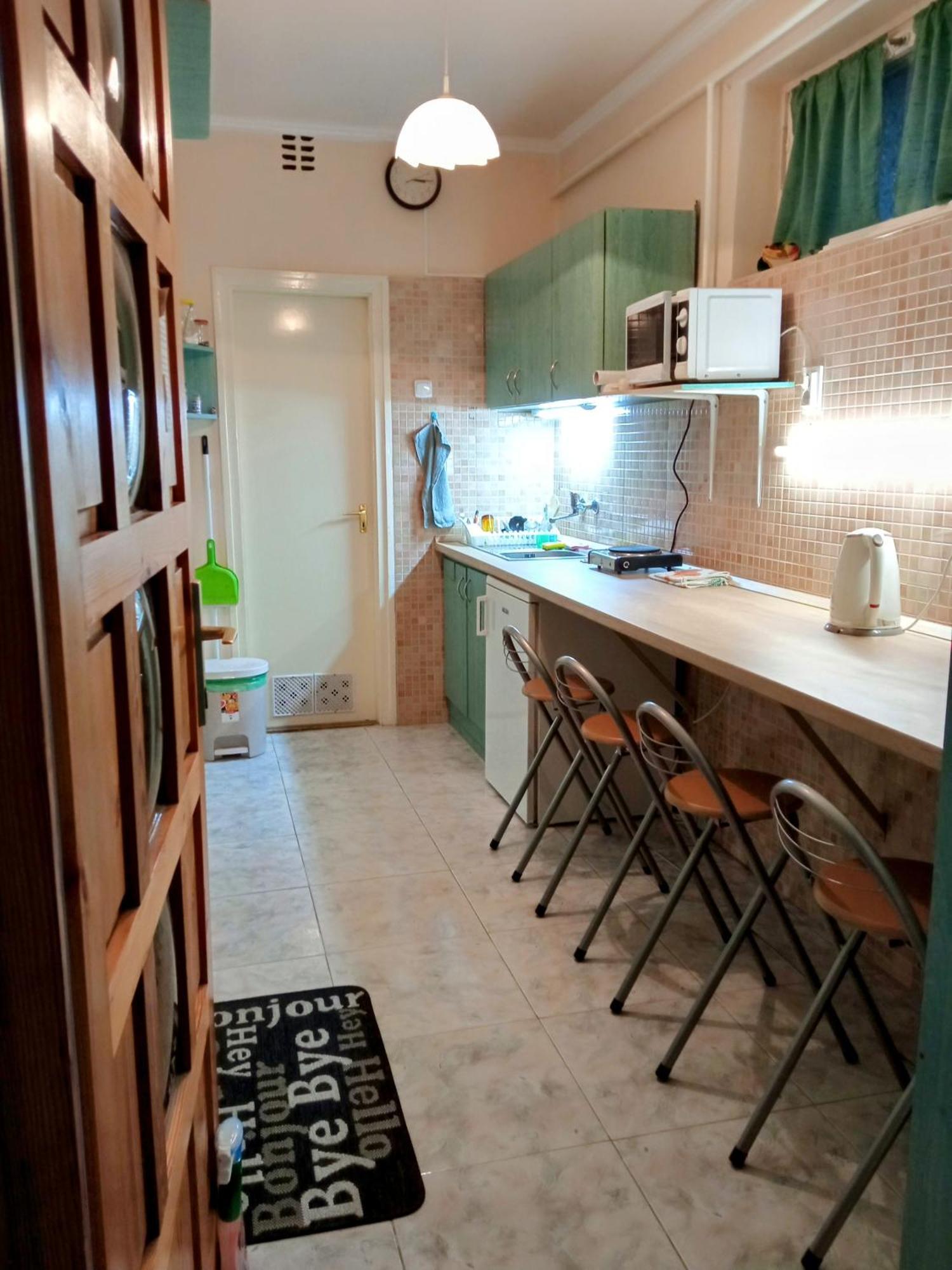 Fuesti Fecske Apartman ハイデゥソボスロー エクステリア 写真